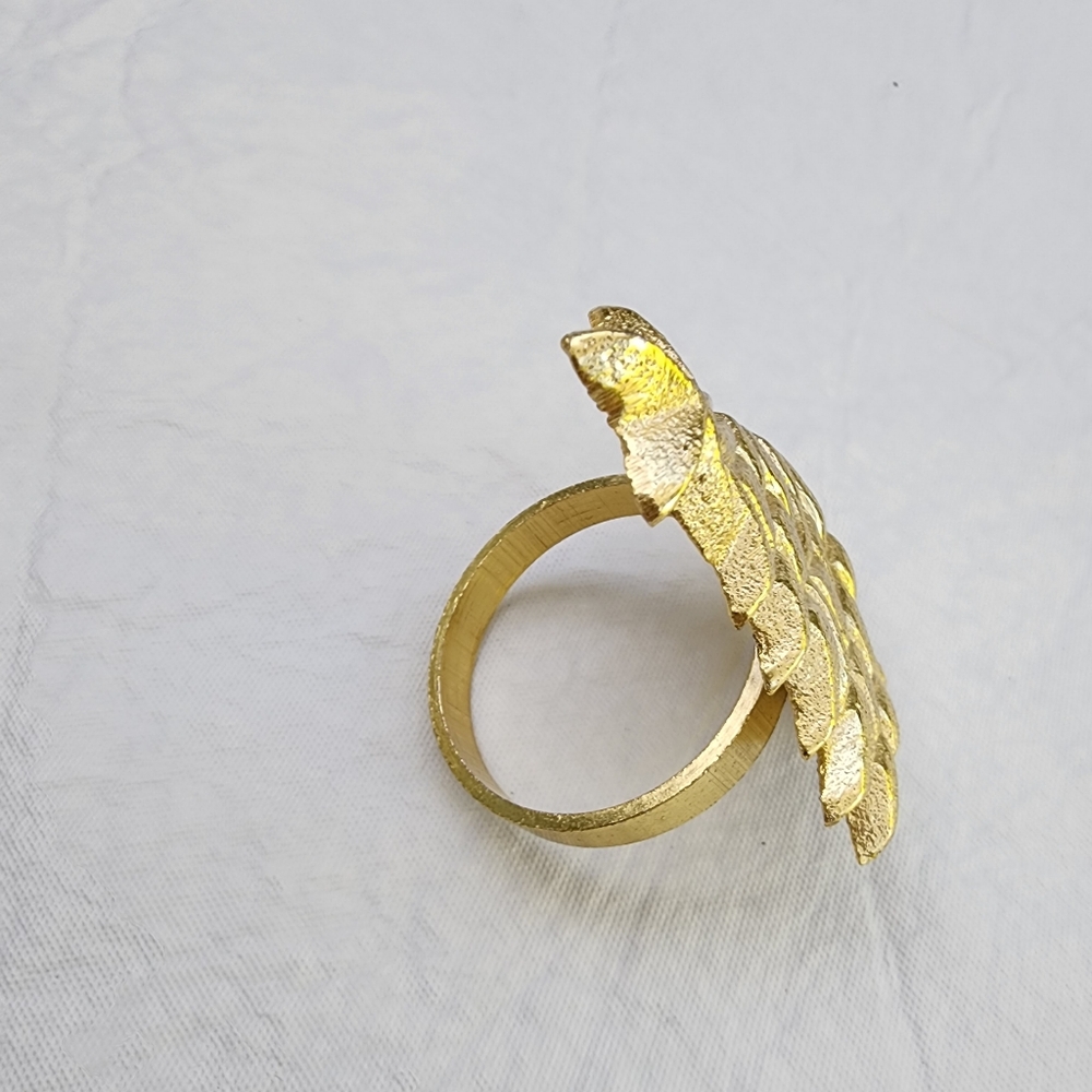 Heavy Duty Christmas Tree Napkin Rings Gold Tone - Picture 3 of 5